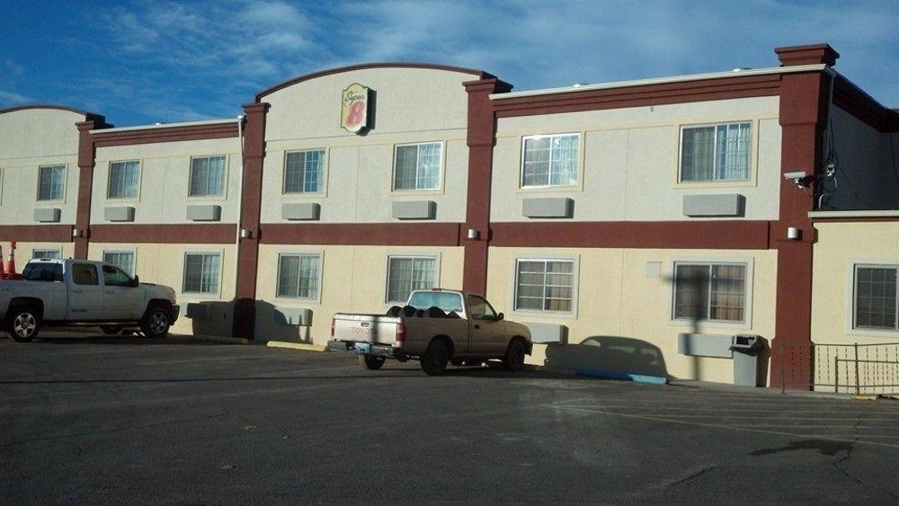 Super 8 By Wyndham Douglas Extérieur photo
