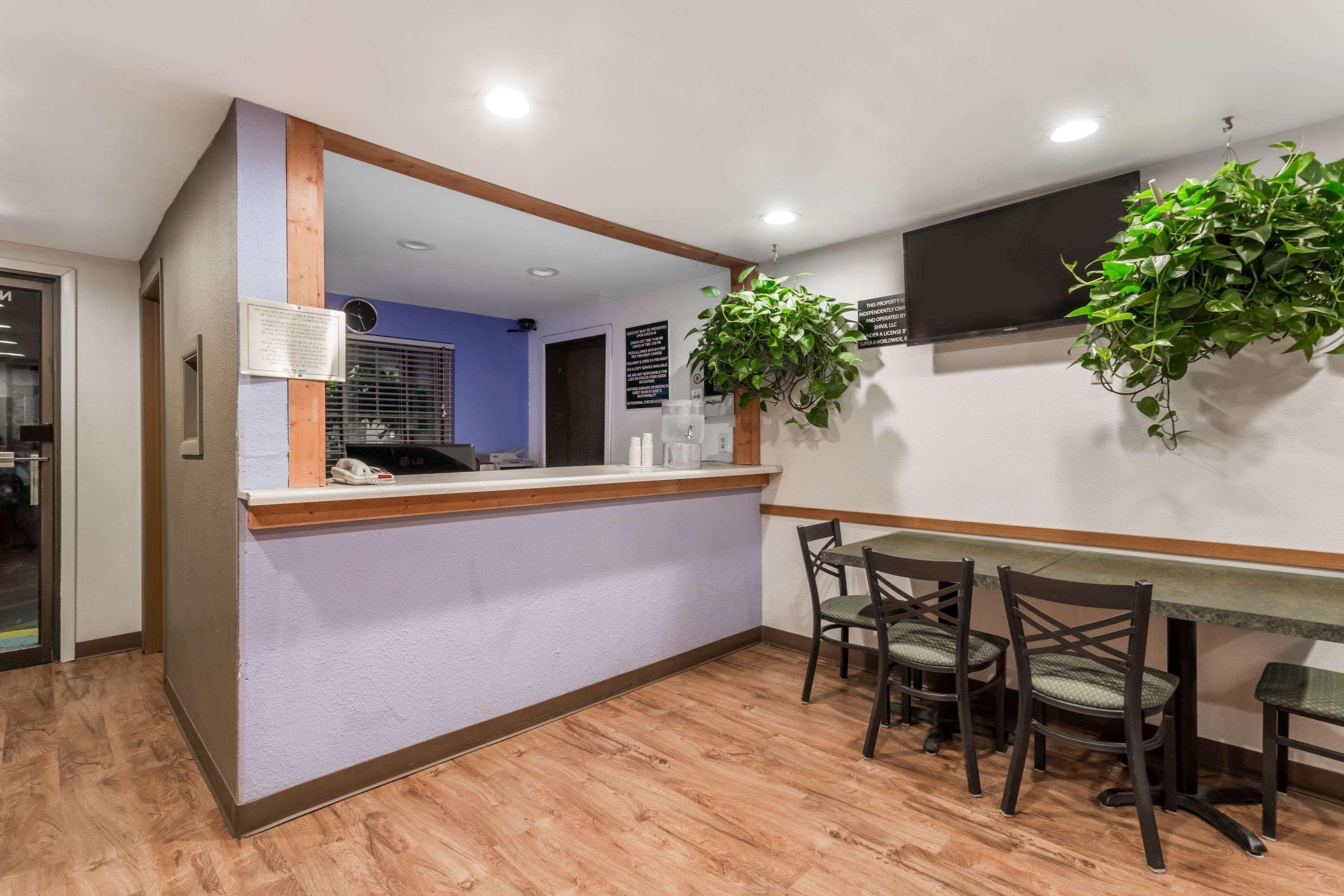 Super 8 By Wyndham Douglas Extérieur photo