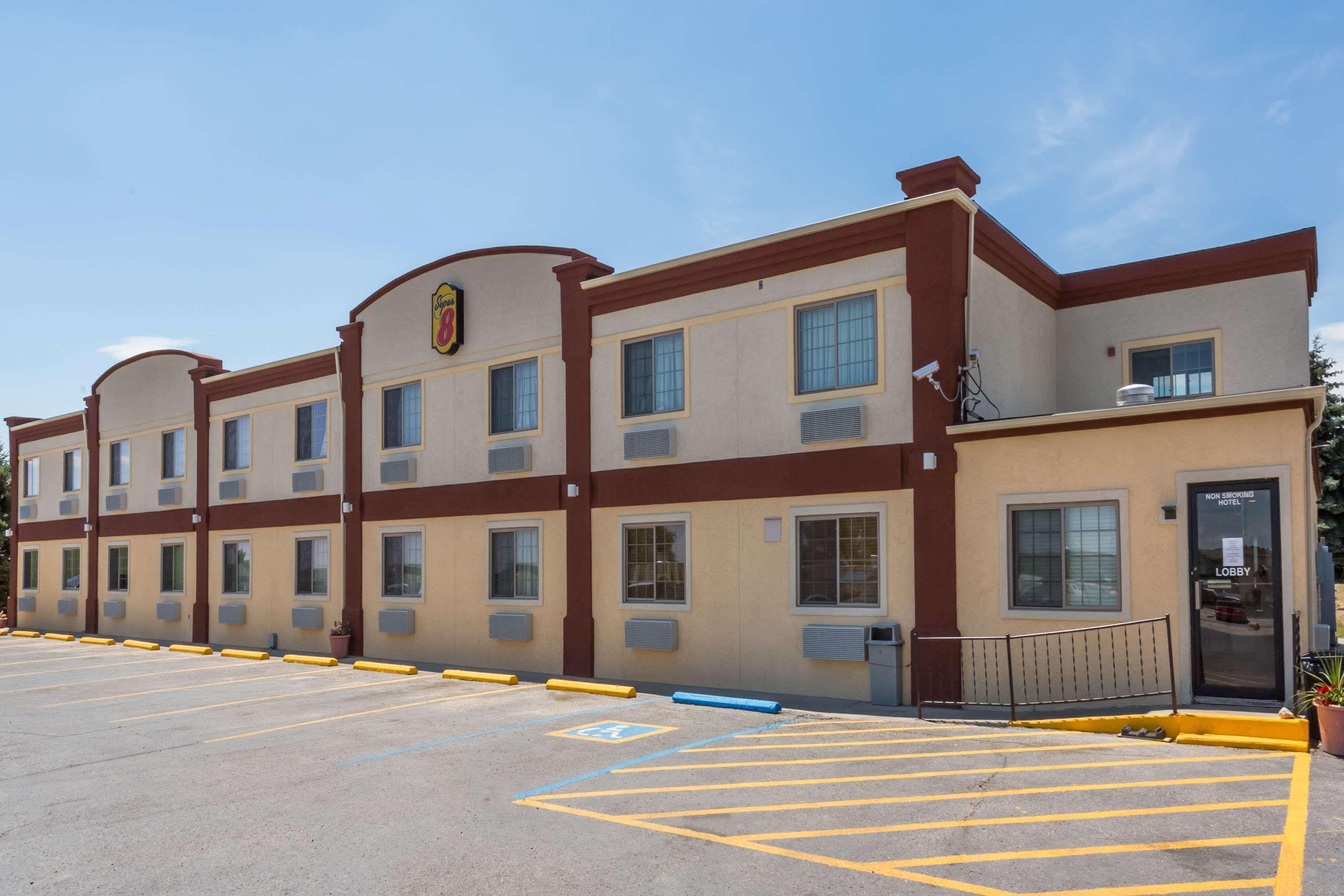 Super 8 By Wyndham Douglas Extérieur photo