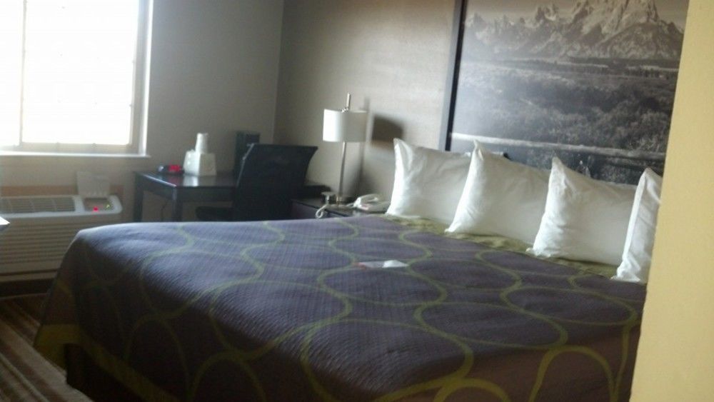 Super 8 By Wyndham Douglas Extérieur photo