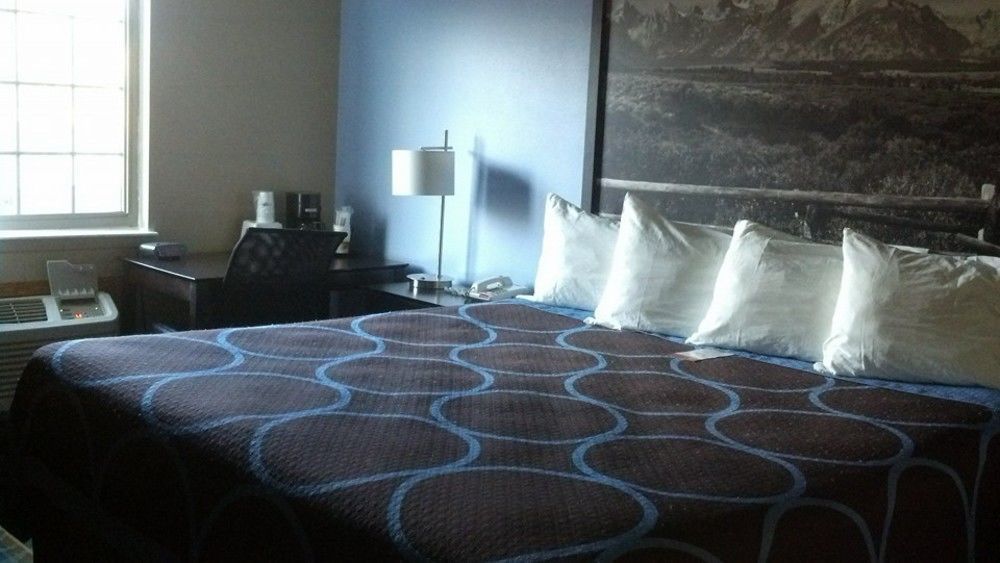 Super 8 By Wyndham Douglas Extérieur photo