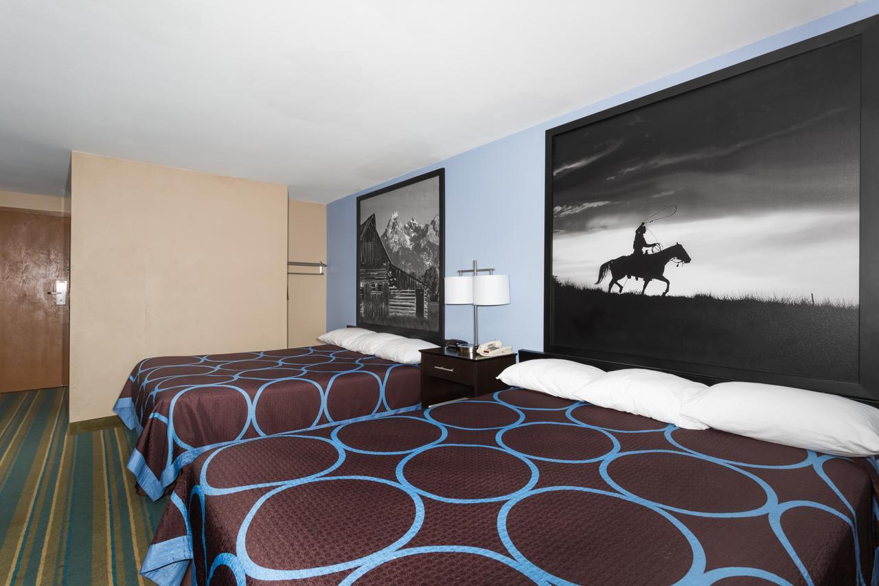 Super 8 By Wyndham Douglas Extérieur photo